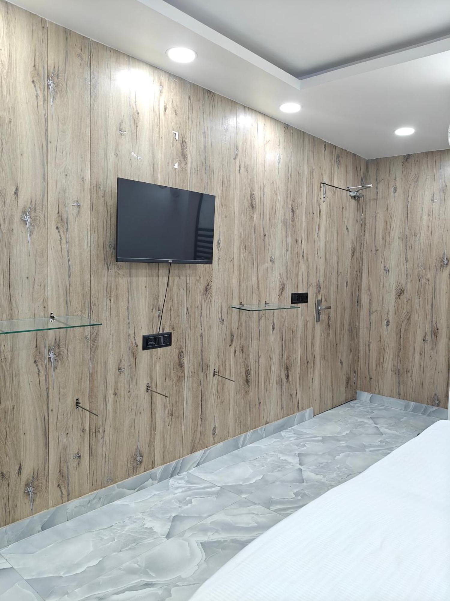 Hotel Love Inn 勒克瑙 外观 照片